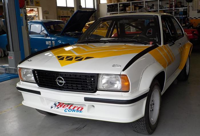 Restauro Opel Ascona 400